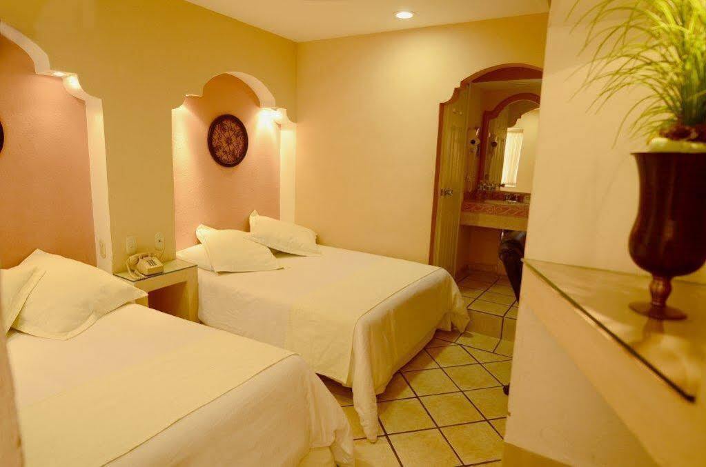 Hotel Real Catedral Tula de Allende Bagian luar foto
